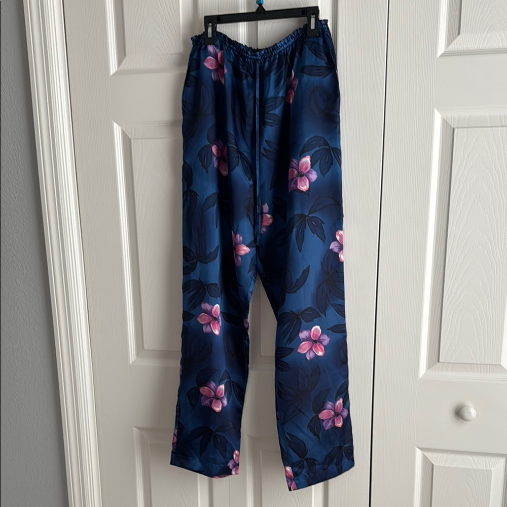 Secret Treasures Blue Floral Lounge Pants